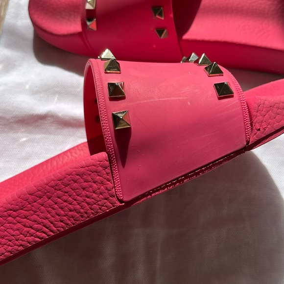 Valentino Rubber Slides Hot Pink Rockstud Accent size 37 - Picture 8 of 11